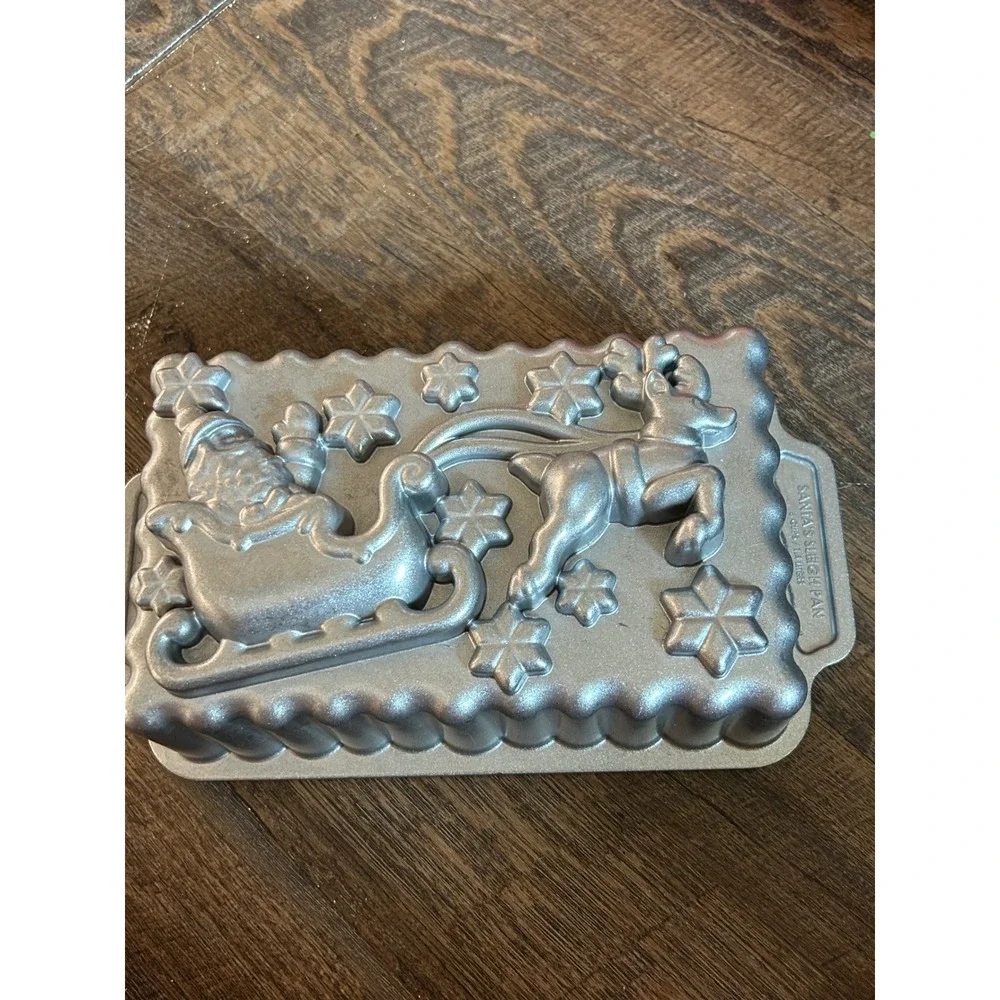 Nordic Ware Santa's Sleigh Loaf Pan Silver Cast Aluminum 6 Cup Christmas Holiday